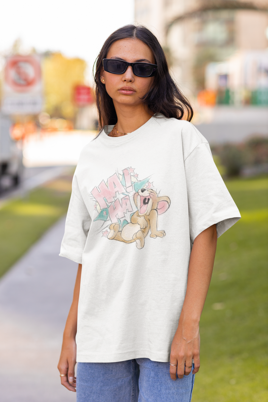 Official Tom & Jerry - Jerry Laughing Oversized T-Shirt