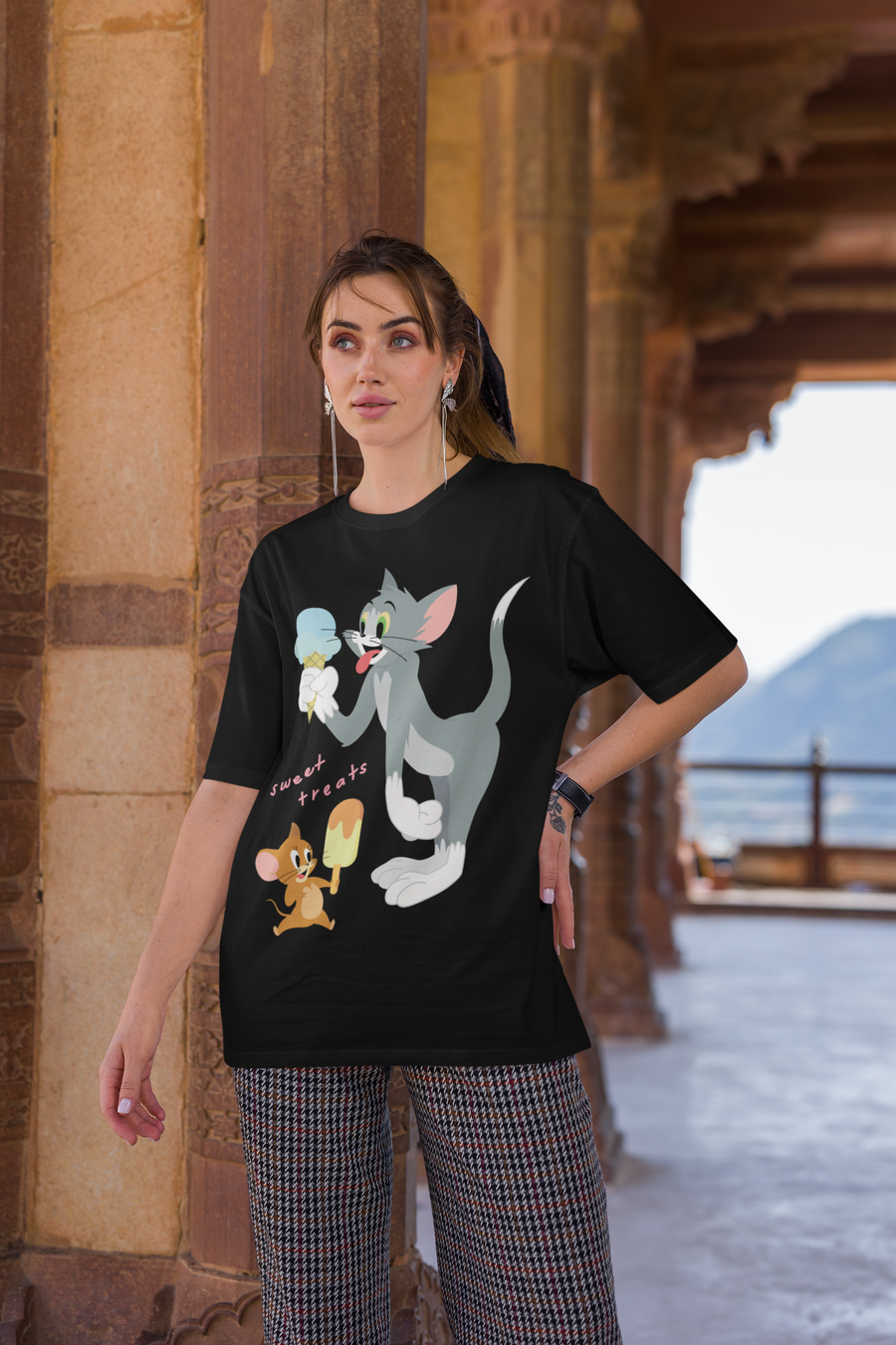 Official Tom & Jerry - Sweet Treat Oversized T-Shirt